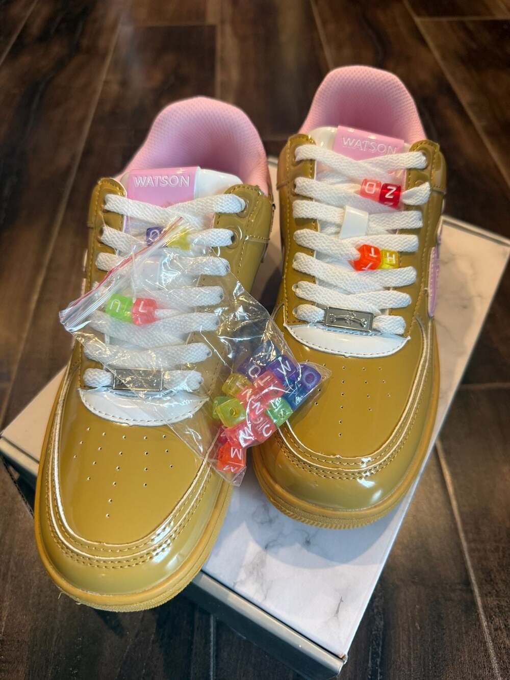 Watson Bonesta Sneakers Easter